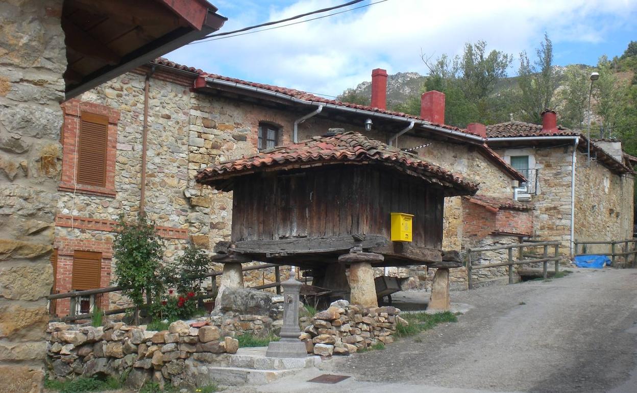 También se custodia y perdura en Verdiago un precioso hórreo, el primero que nos encontramos en la cuenca alta del Esla. Sí, los hórreos son tan leoneses como asturianos ¿o quizás son más leoneses que asturianos?