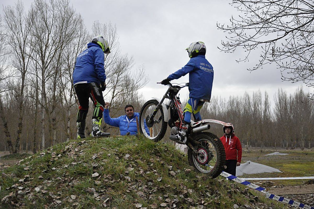 Circuito de trial en el Complejo la Isla de Valencia de Don Juan 
