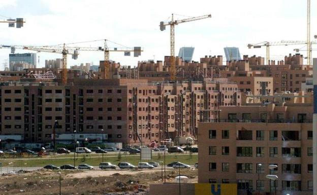 Viviendas en construcción en un barrio de Madrid.