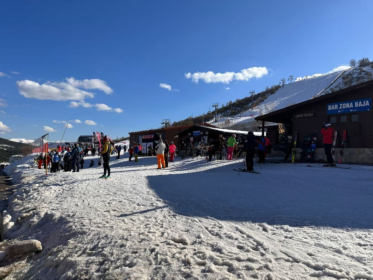 La estación de esquí de Valle Laciana-Leitariegos ha celebrado este fin de semana el Snow Weekend Festival con una gran participación de corredores y amantes de los deportes de invierno.