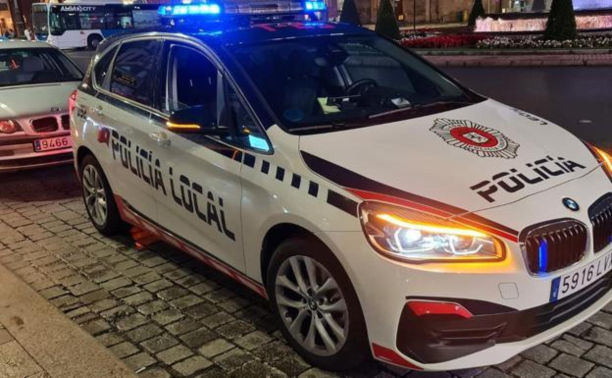 La Policía Local de León hizo diferentes intervenciones en la noche de este sábado.