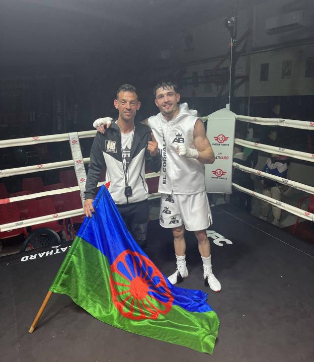 Antonio Barrul junto a su entrenador. 