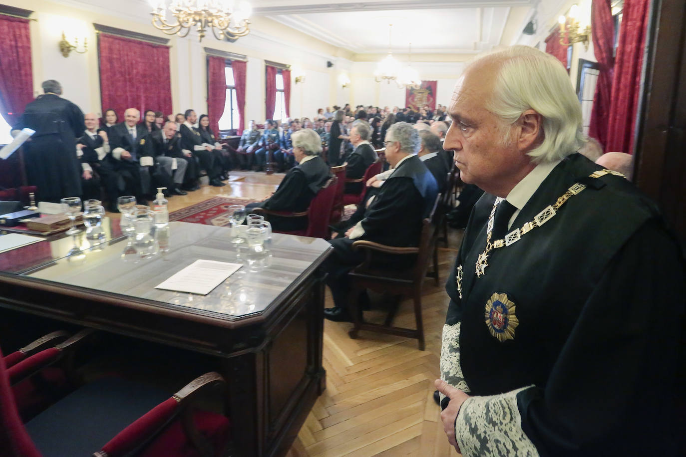 El presidente del Tribunal Superior de Justicia de Castilla y León, José Luis Concepción, preside el acto de imposición de condecoraciones de la Orden de San Raimundo de Peñafort a magistrados de la Audiencia Provincial de León