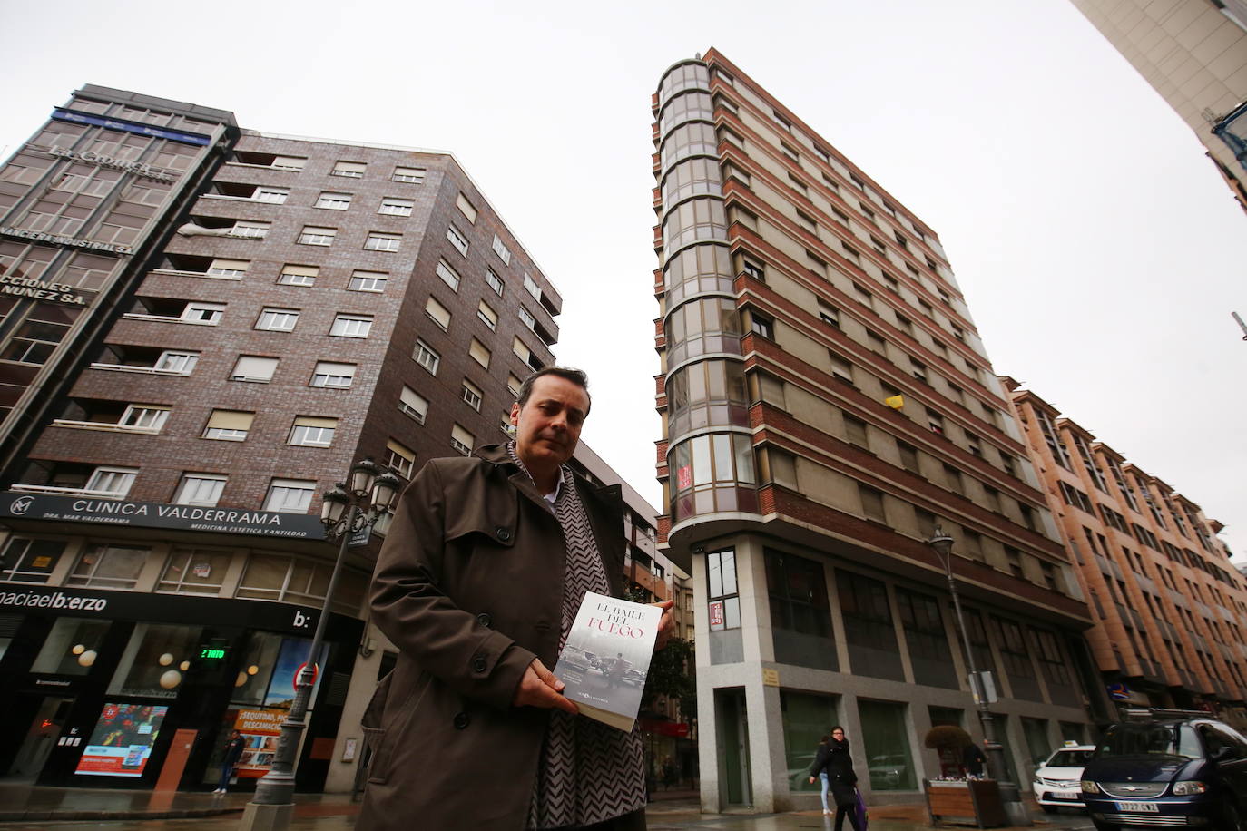 Fotos: El berciano Carlos Fidalgo publica su cuarta novela, &#039;El baile del fuego&#039;