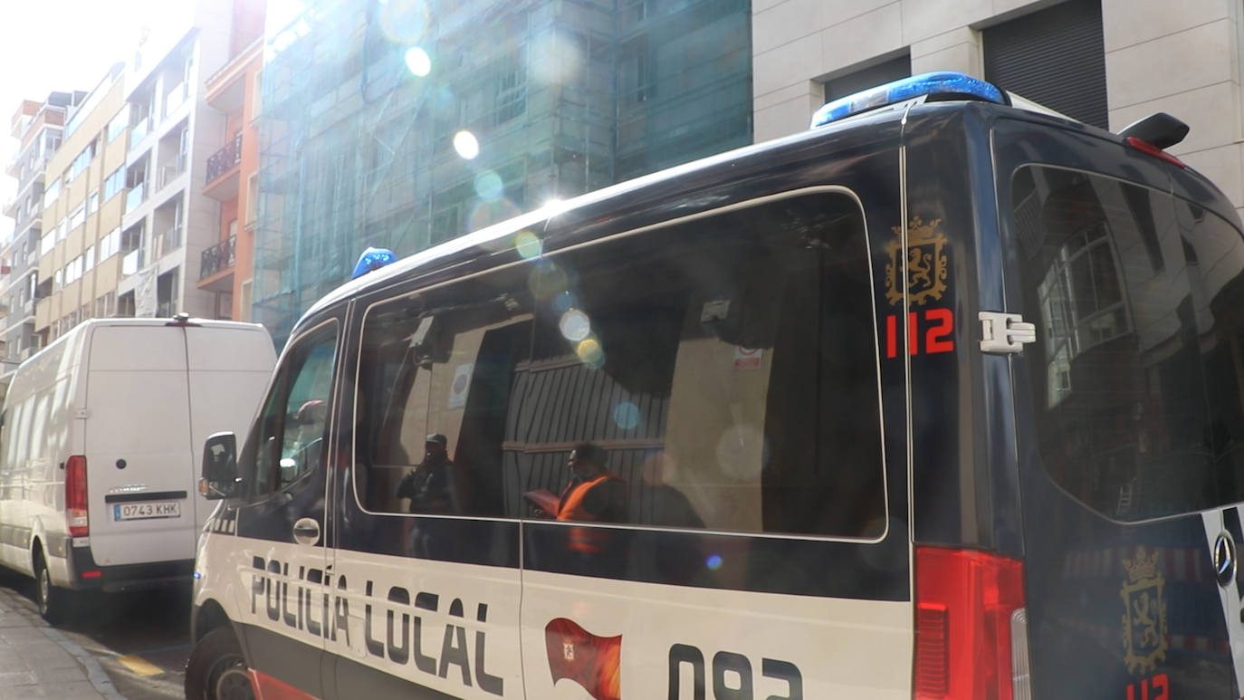 Hasta el lugar se han desplazado efectivos de Emergencias Sacyl, Bomberos León, Policía Local y Policía Nacional