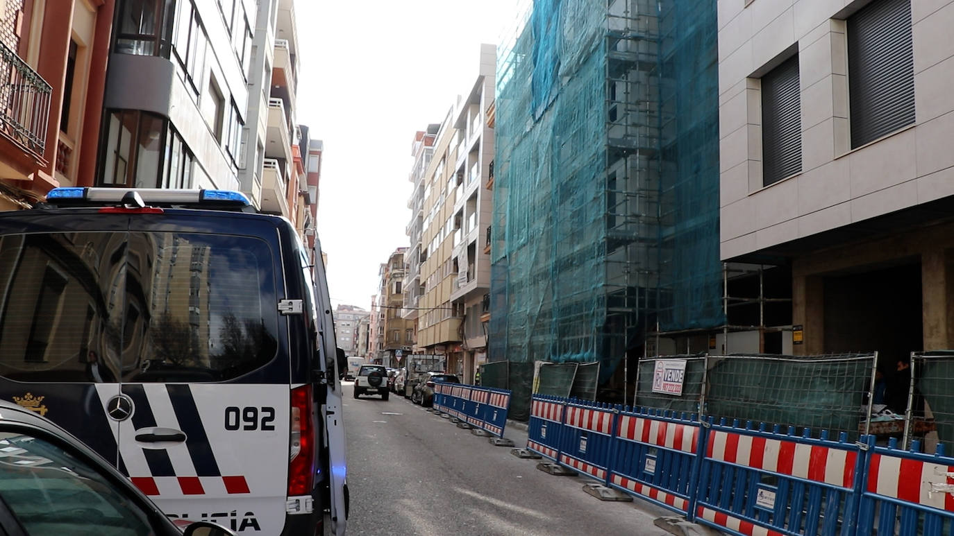 Hasta el lugar se han desplazado efectivos de Emergencias Sacyl, Bomberos León, Policía Local y Policía Nacional