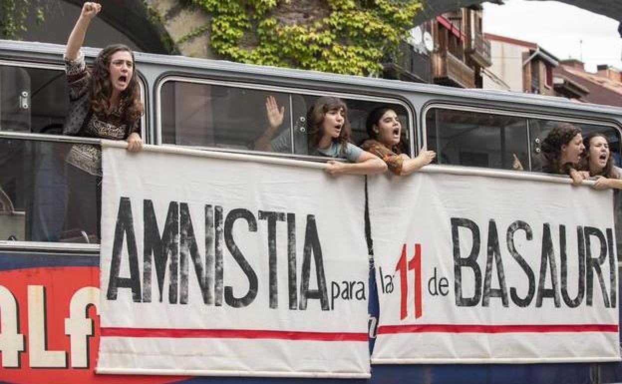 Una imagen de 'Las buenas compañías', que tiene como telón de fondo el caso de 'Las 11 de Basauri'.