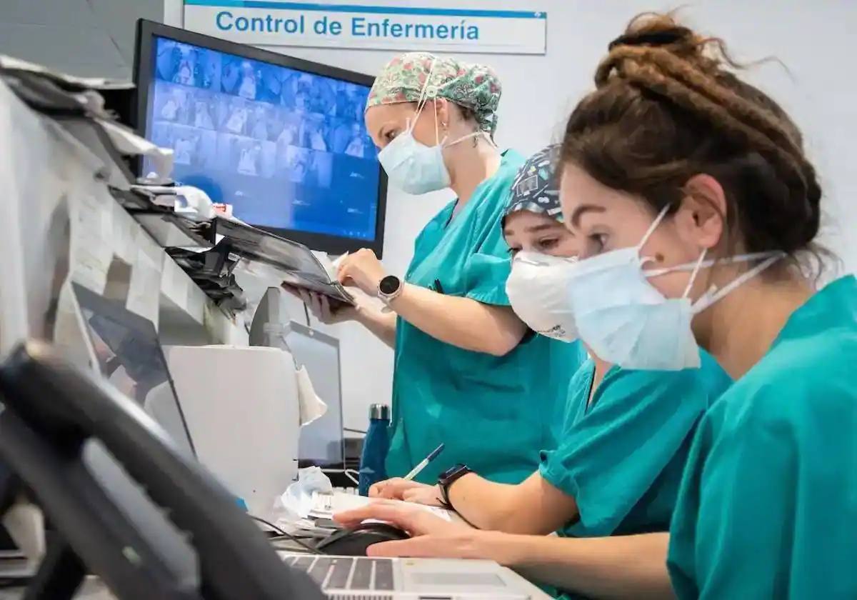 Los enfermeros leoneses, pendientes del futuro: falta personal y se prevé la «inminente jubilación» de varias promociones