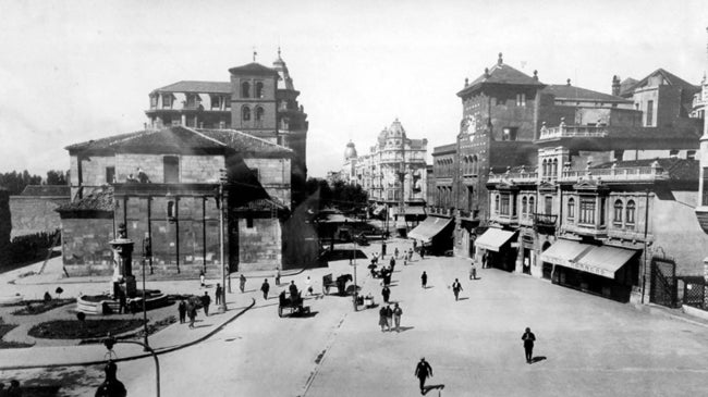 Sonraki resim - Legion VII Caddesi ve Hastanesi; Hiçbir zaman var olmayan ve bugün Leon'un kahramanları olan iki Sokak