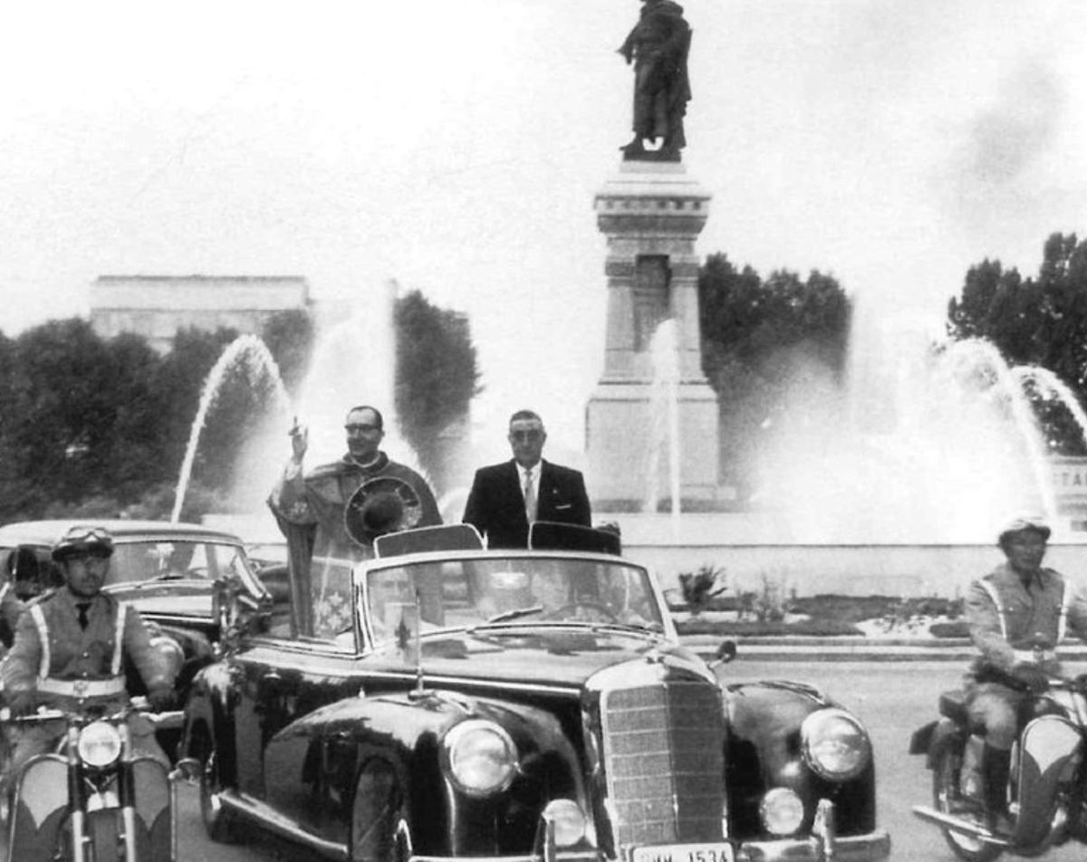 Cardenal Landázuri en Guzmán el Bueno 1964.