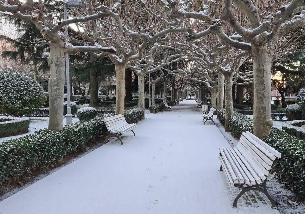 Nieve en el paseo de Papalaguinda, en una imagen de archivo.