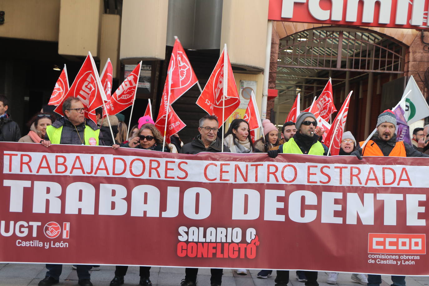 Manifestación de los trabajadores del Centro Estrada