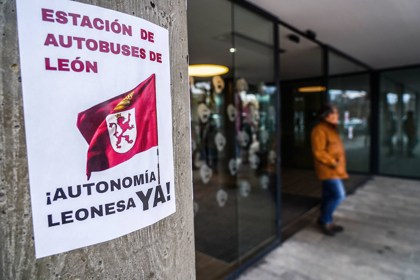 Concentración de protesta por la estación de bus de León