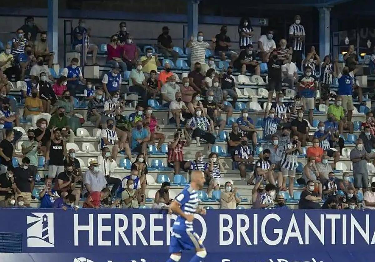 Casi 900 entradas para acompañar a la Deportiva en Riazor