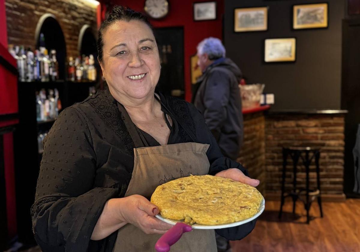 Carmen Oblianca, cocinera del local León Antiguo.