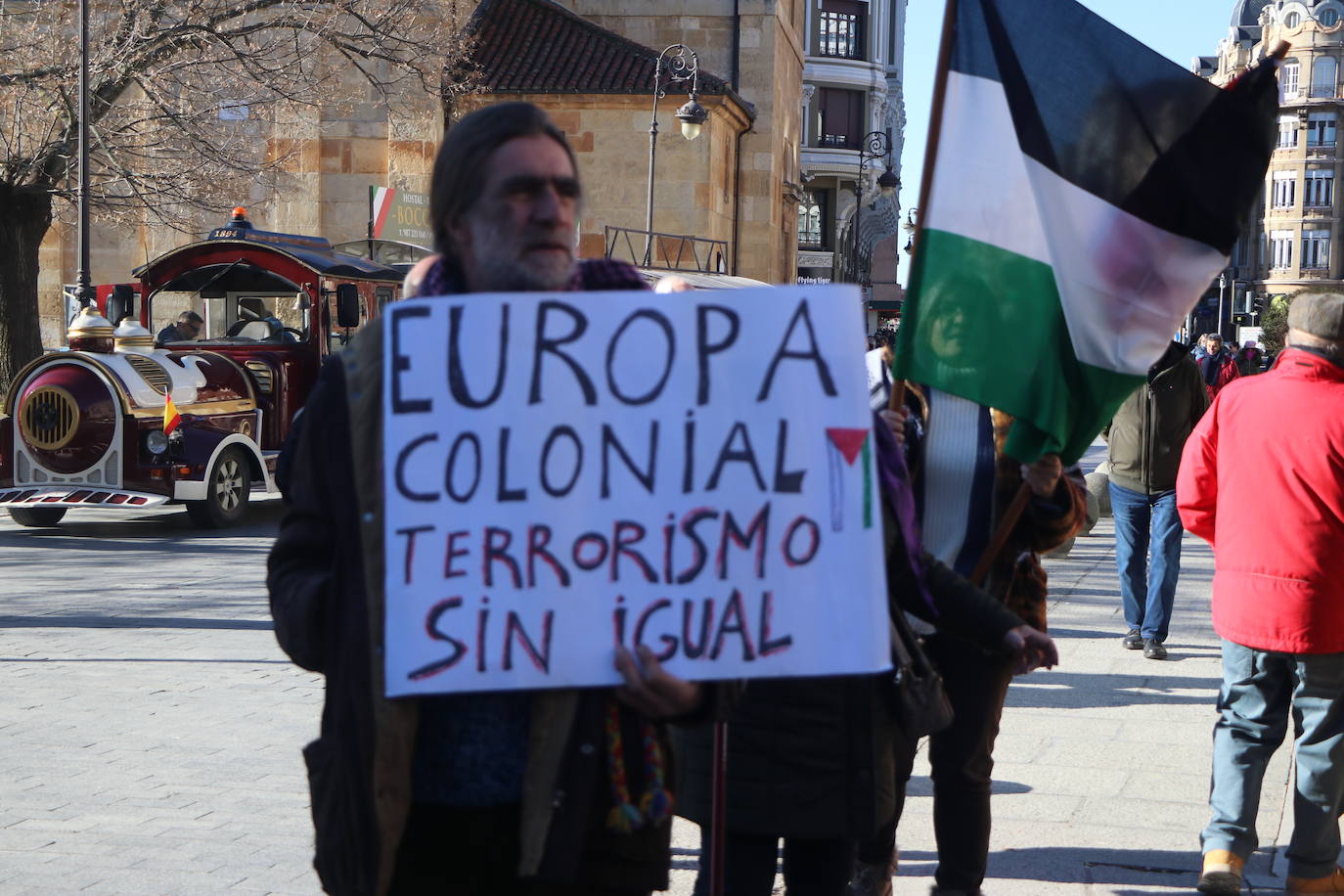 León se concentra por Palestina