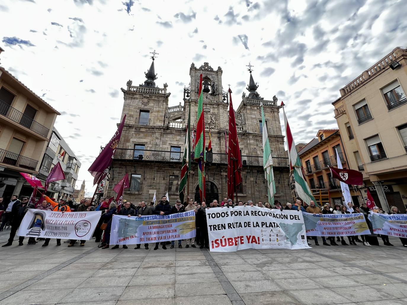 Concentración en Astorga por la reapertura de la ruta ferroviaria Vía de la Plata