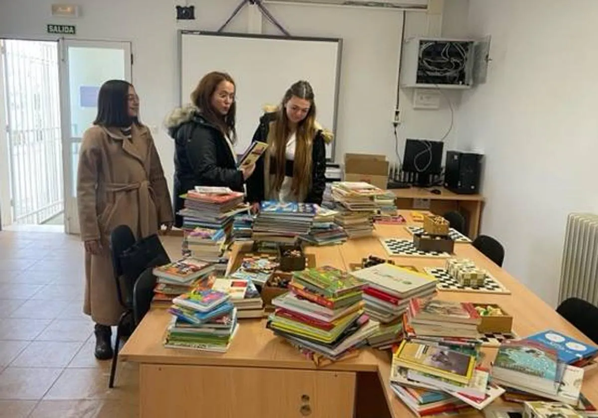 Algunos de los libros donados en la iniciativa.