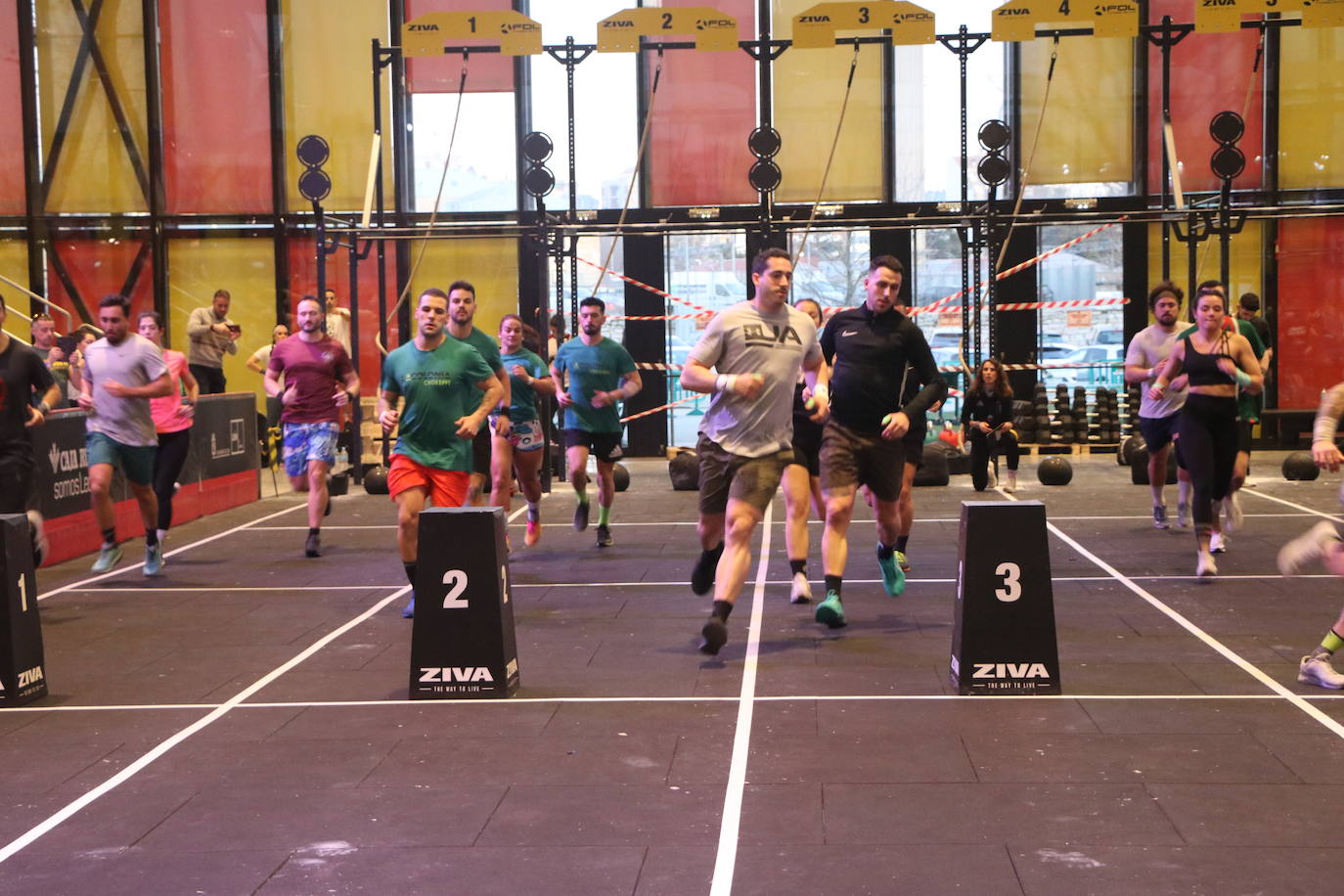 León disfruta del crossfit en el Palacio de Exposiciones