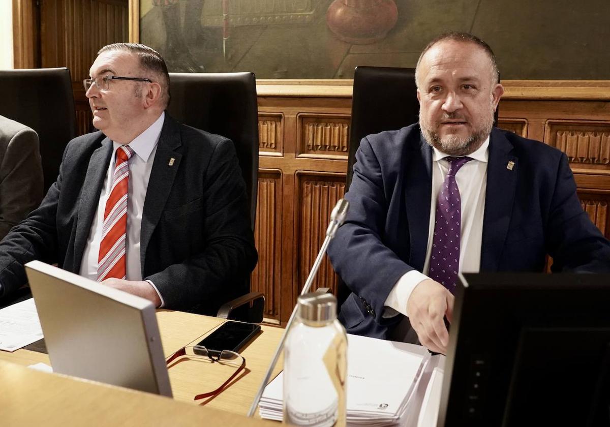 El presidente de la Diputación de León, Gerardo Álvarez Courel, en el pleno ordinario de este miércoles.