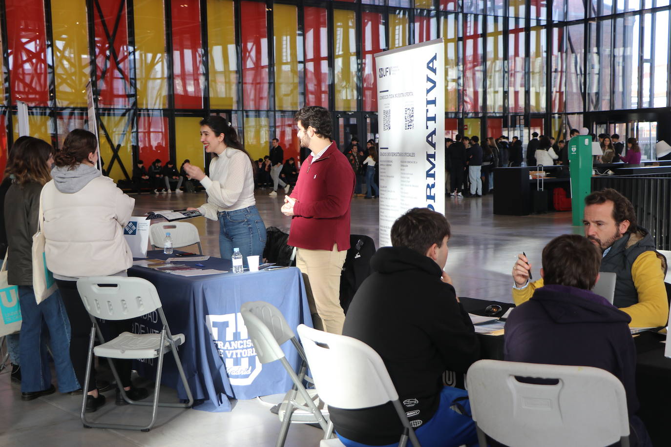 Responsables de diferentes universidades acuden a la feria Unitour en el Palacio de Exposiciones de León.