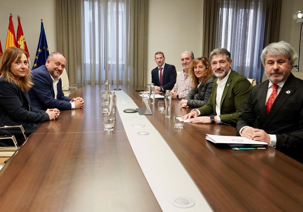 Imagen de la reunión mantenida.