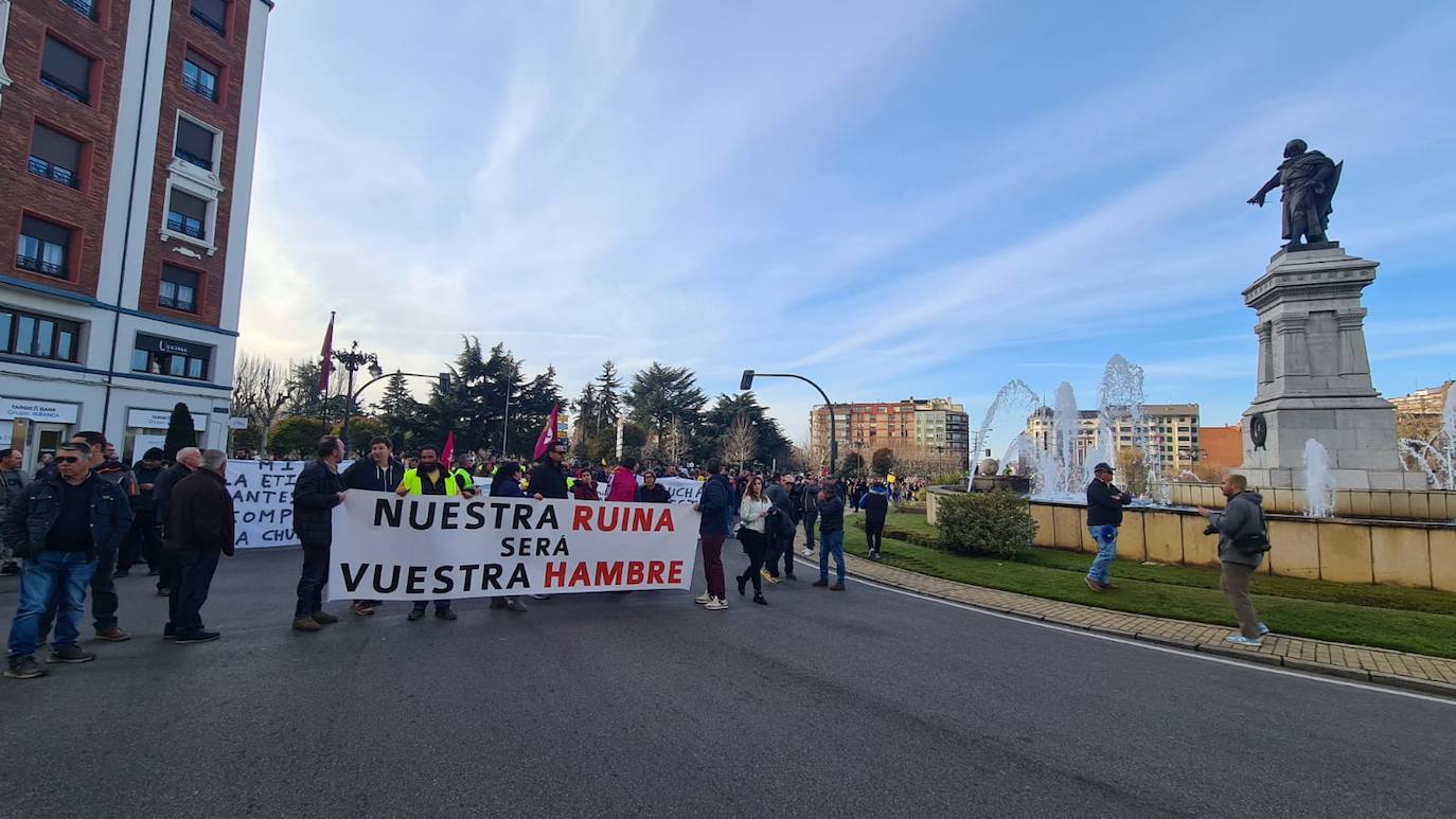 &#039;Tractorada&#039; del sector agrario en León