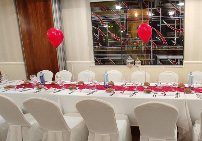 Salón decorado para la cena de San Valentín en el Hotel Infantas de León
