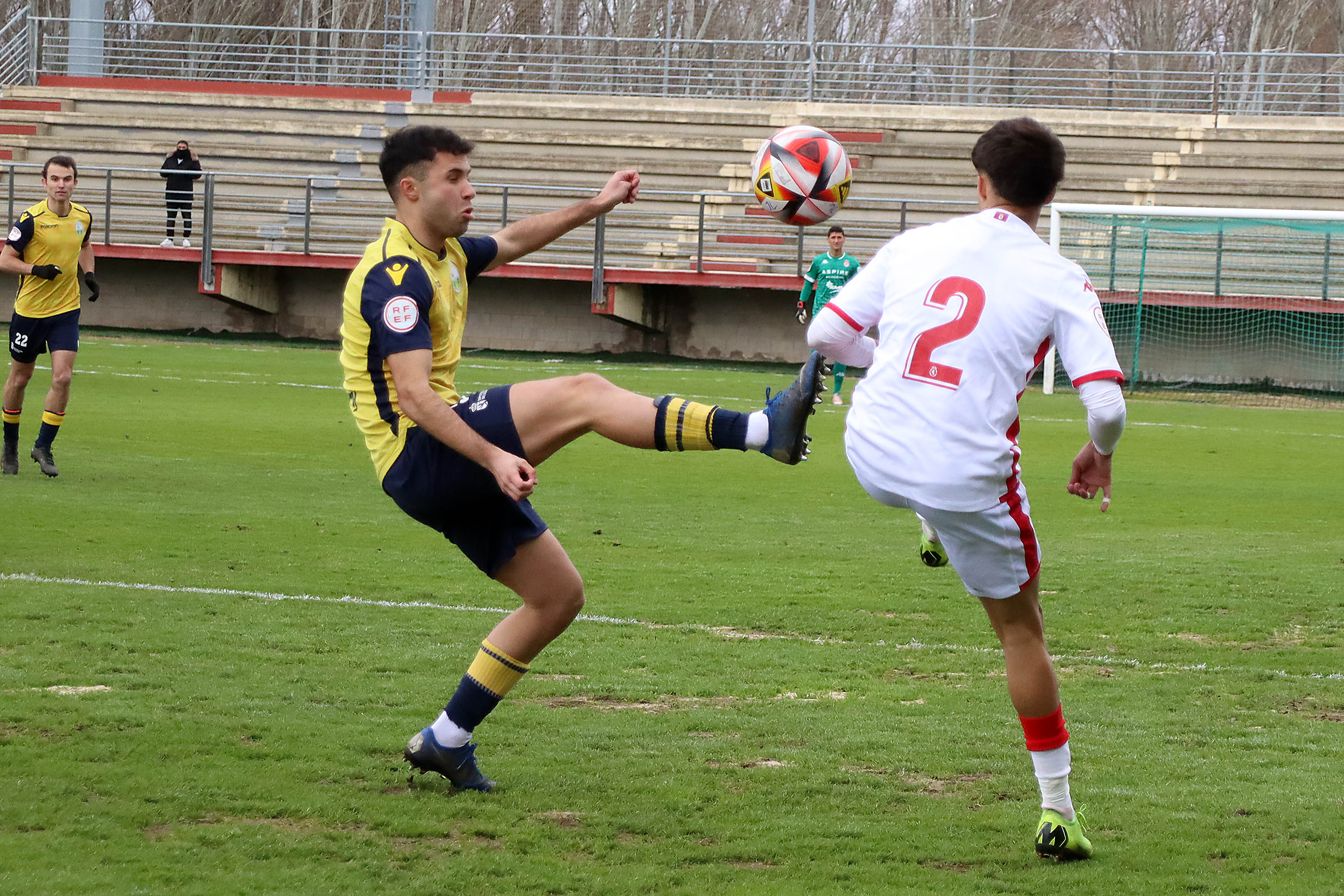 Las imágenes del derbi de Tercera: Júpiter 1 - 1 Virgen del Camino