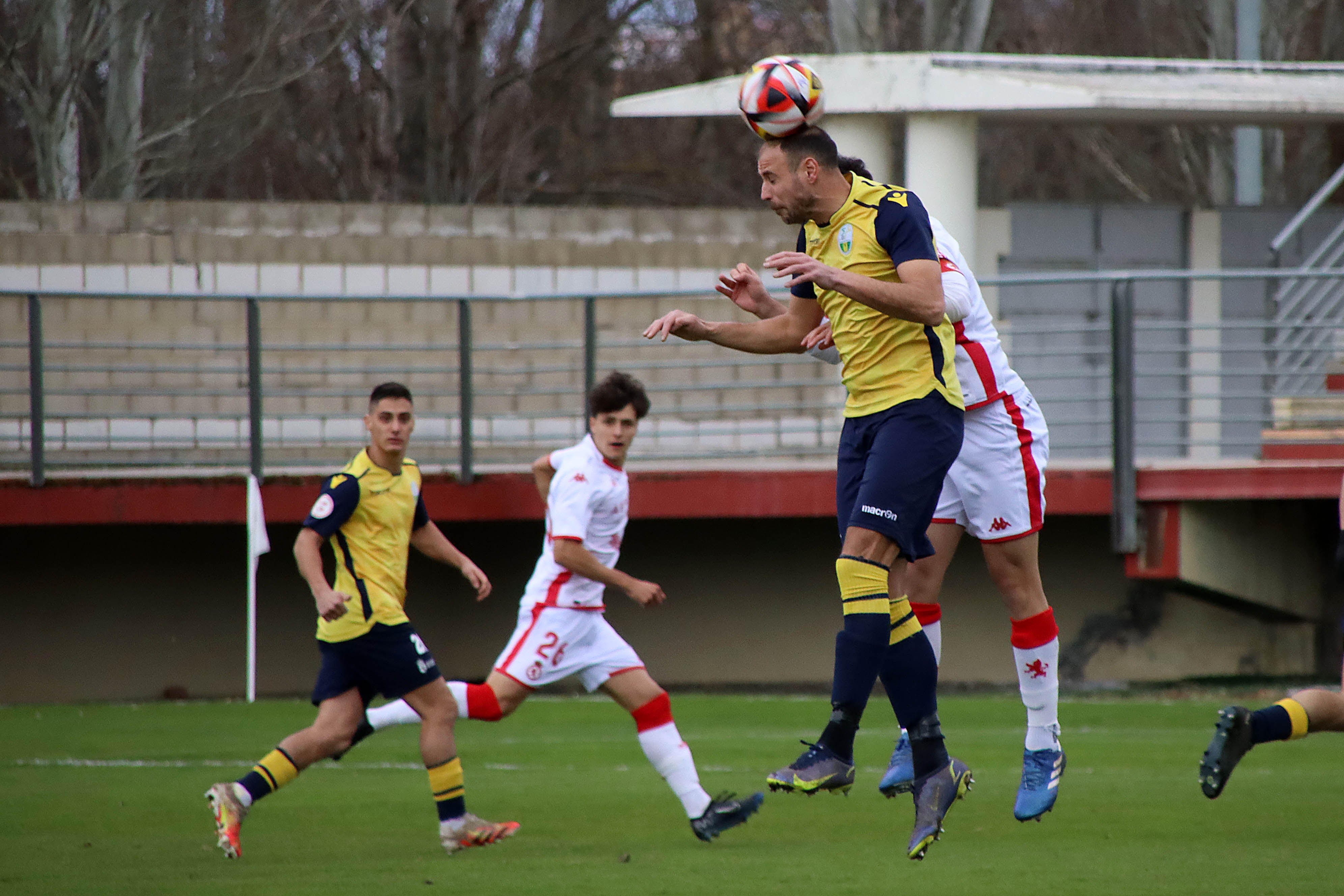 Las imágenes del derbi de Tercera: Júpiter 1 - 1 Virgen del Camino