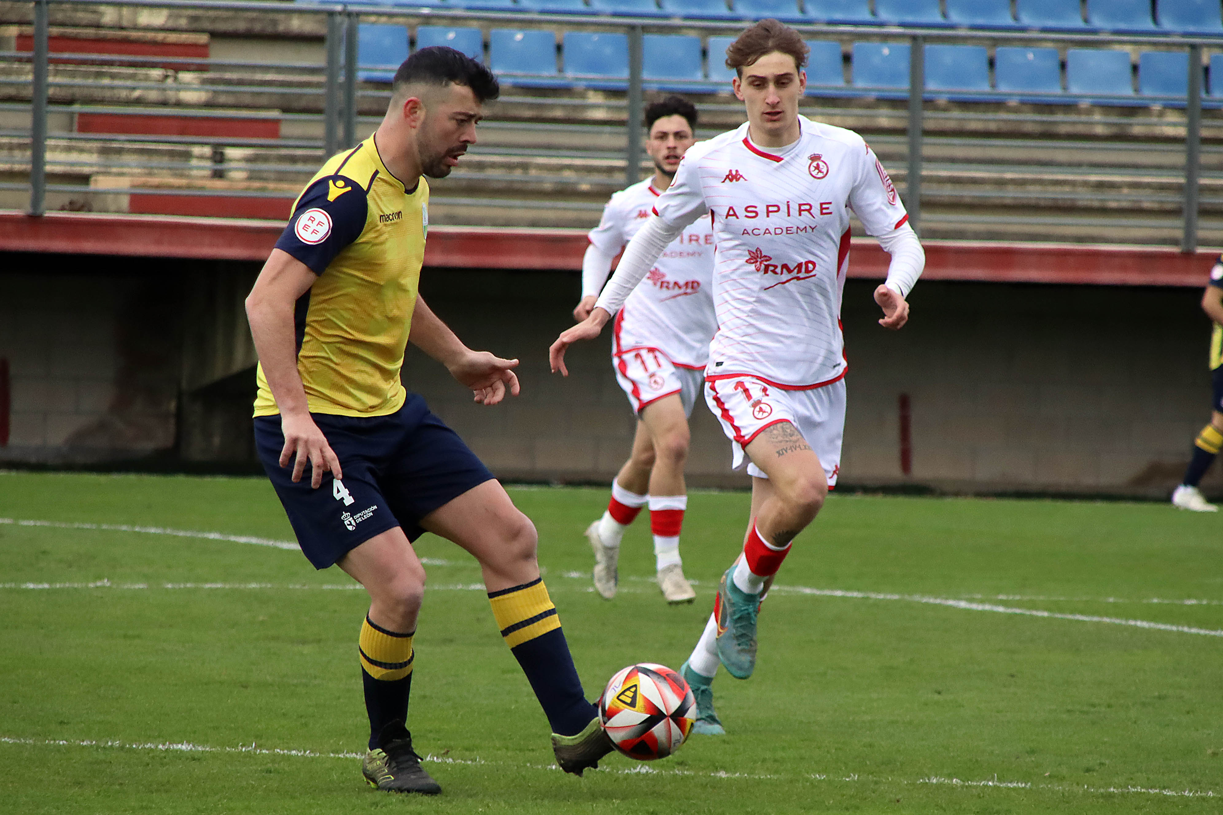 Las imágenes del derbi de Tercera: Júpiter 1 - 1 Virgen del Camino