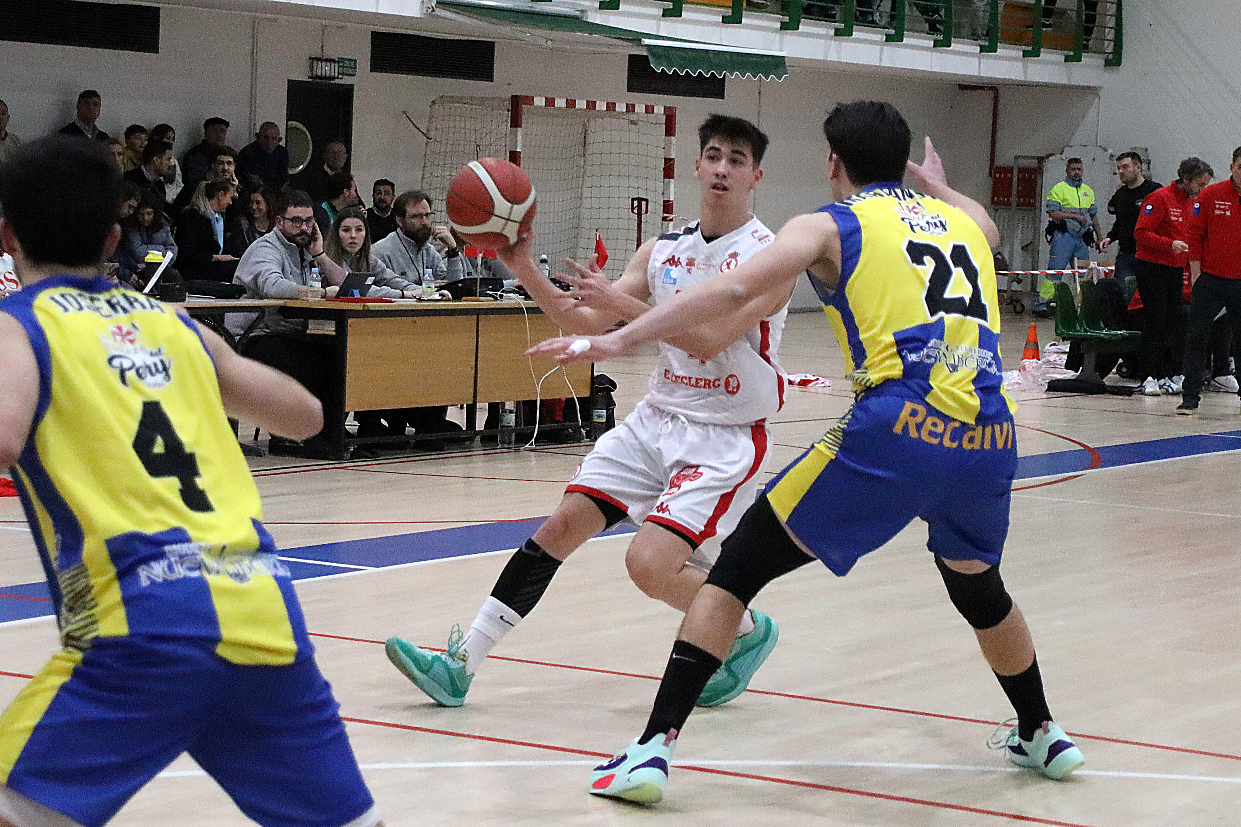 Todas las imágenes del Cultural de Baloncesto - Gijón Basket