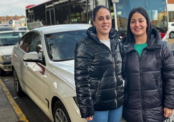 Andrea Suárez y Anaís Hernández, dos de las cuatro taxistas leonesas.