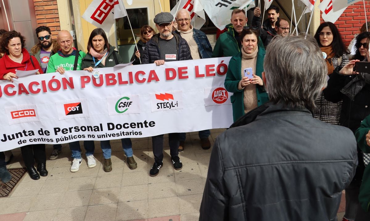 Concentración por la educación pública leonesa