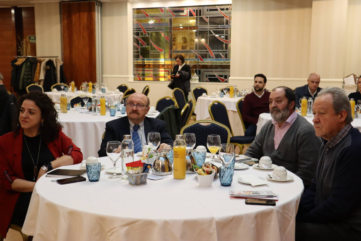 Elena Blasco (CCOO León), José Antonio Oliva (Cáritas Diocesana de León), Manuel Domínguez (Psoe) y Miguel Ángel Martínez del Rio (Colegio Ingenieros Agrónomo)