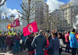 La llegada de los agricultores a la subdelegación del Gobierno en León