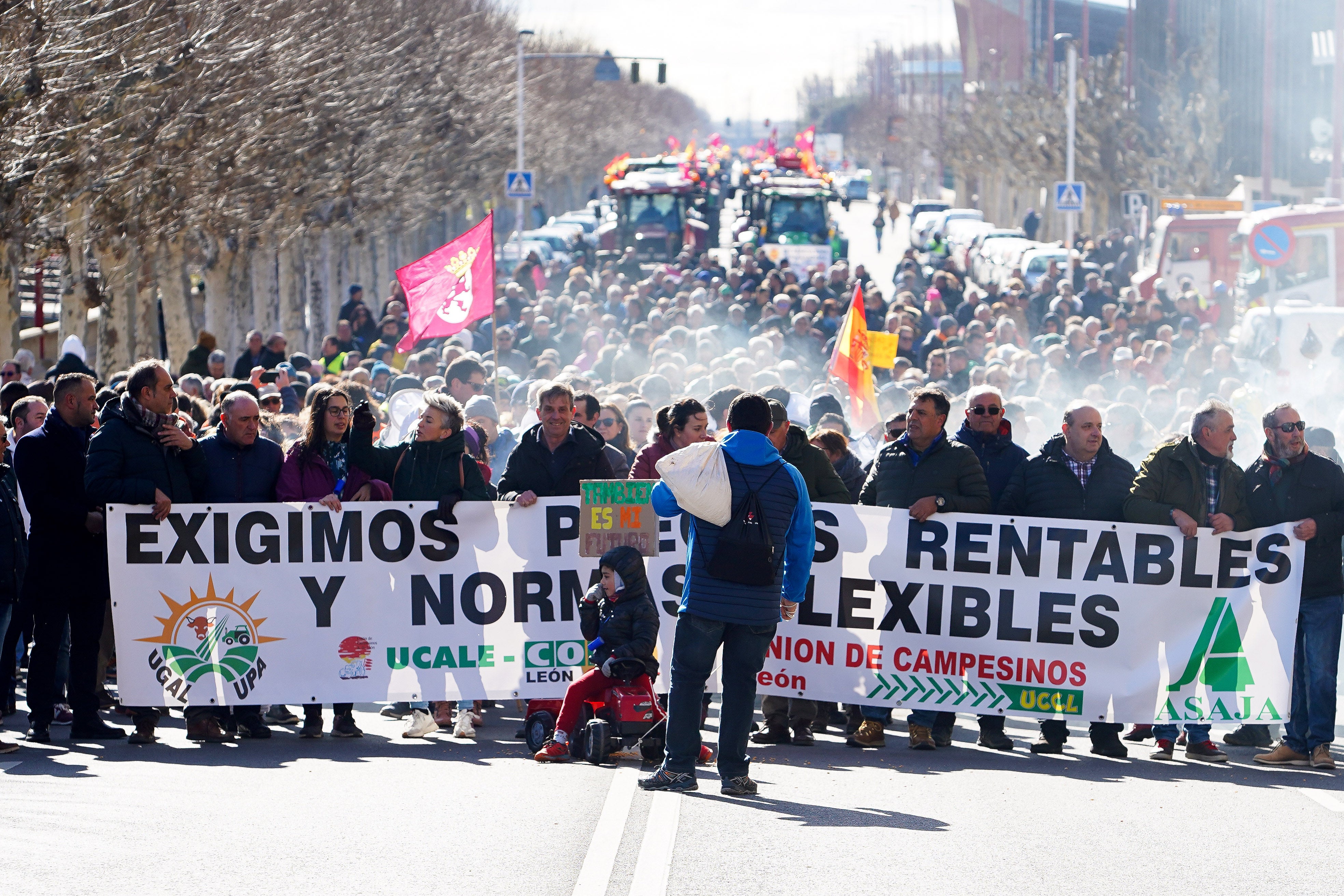 Todas las imágenes de la tractorada de las Opas