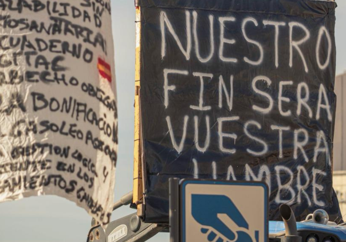 Imagen de archivo de pancartas en la tractorada leonesa.