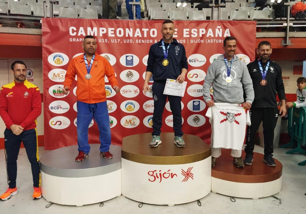 Doble oro para el leonés Jonatan González en el Nacional de grappling