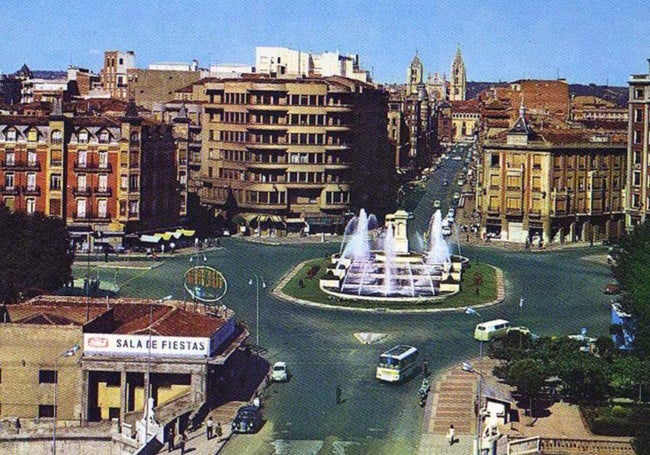 Glorieta de Guzmán el Bueno antes de 1977. Sanatorio Miranda, Casa Arriola y Casa de los Picos o Cóndor.