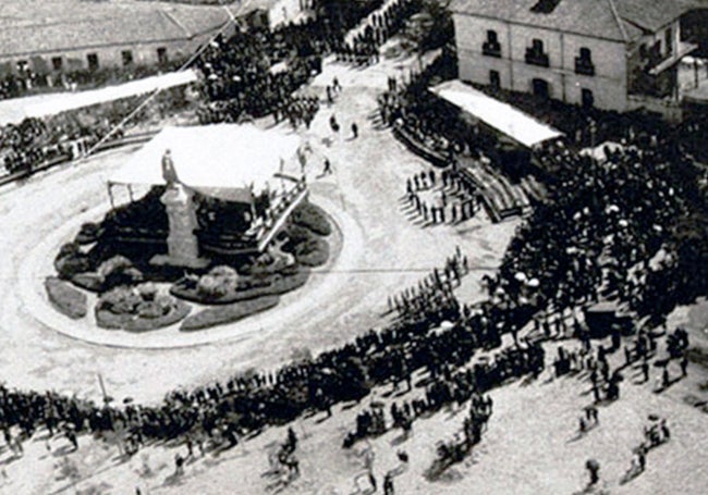 Visita del General Primo de Rivera desde la Plaza de Guzmán el Bueno. 1926.