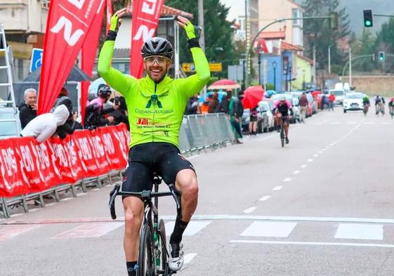 Pablo García logra la primera victoria del año para el Ciudad de Astorga