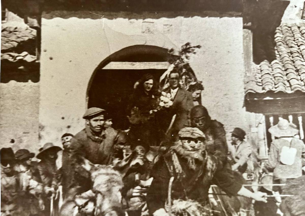 Imagen secundaria 1 - Boda antrueja en Celadilla del Páramo.