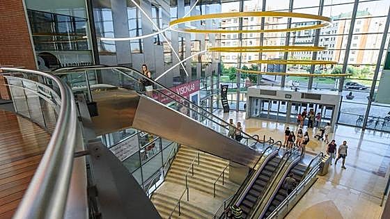 El centro comercial Espacio León sale a la venta