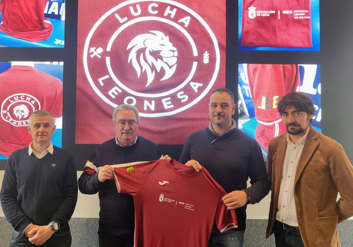 Presentación de la equipación de lucha leonesa.