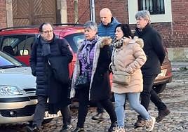 Los padres de Mario Fuentes llegan a la Audiencia Provincial de León.