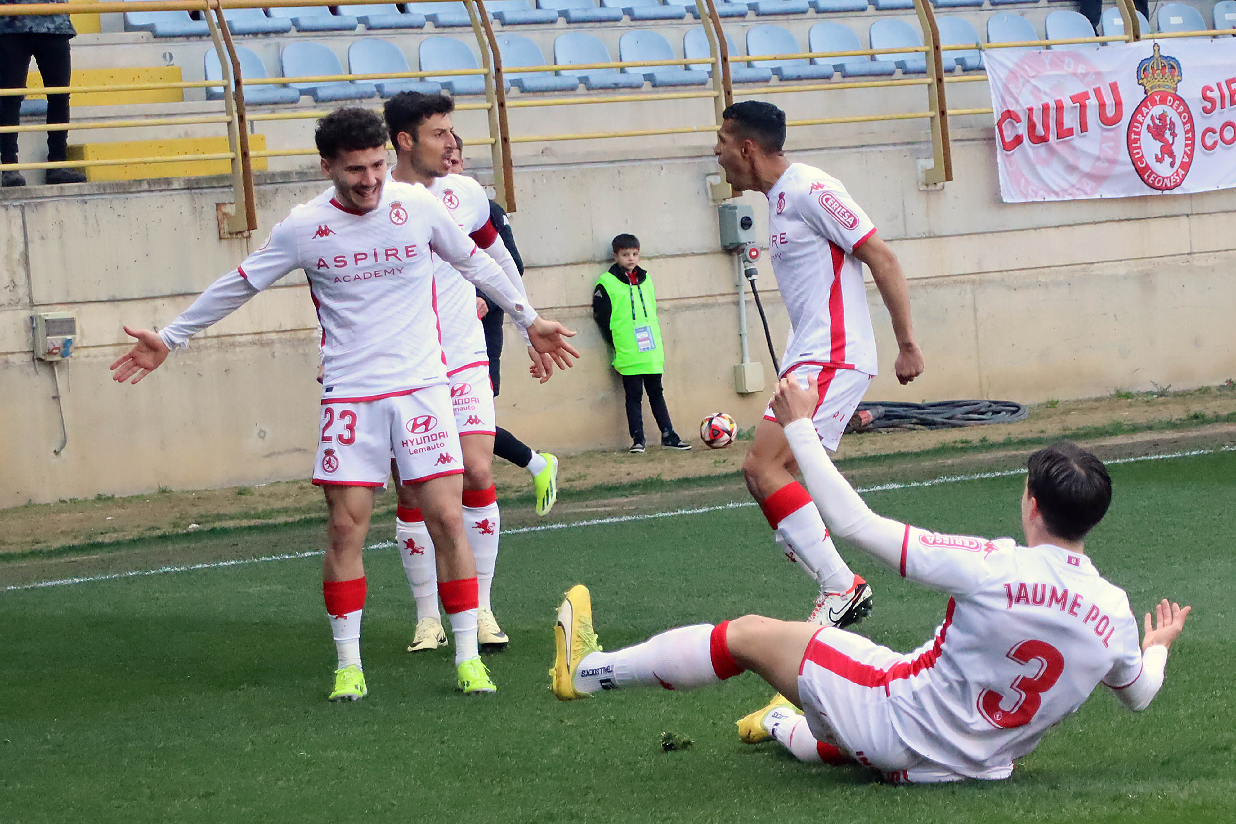 Todas las imágenes del empate entre Cultural y Tarazona