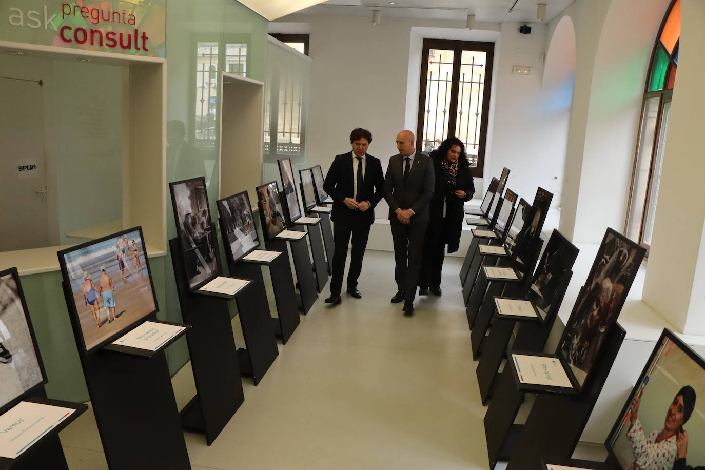 Exposición del Certamen Internacional de Fotografía sobre Humanización Asistencial