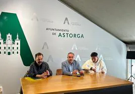 Imagen de la reunión con Alejo Ibáñez, José Luis Nieto y Borja González.