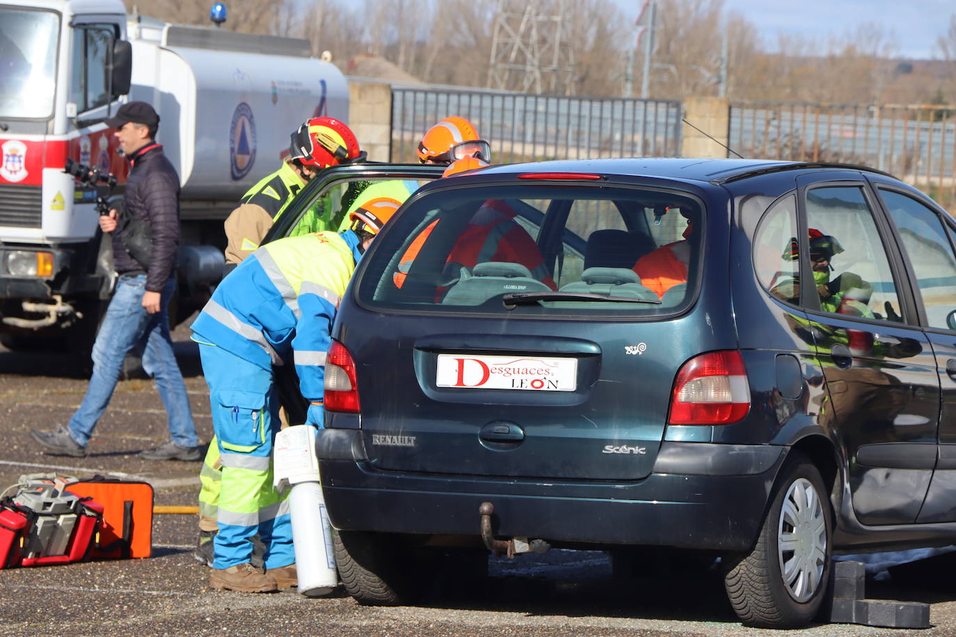 Simulacro efectuado por el cuerpo de Bomberos de León.